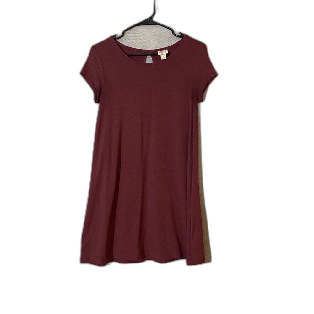 Mossimo Supply Co XS Burgundy Swing Dress Short Sleeve Keyhole Back Casual Knit